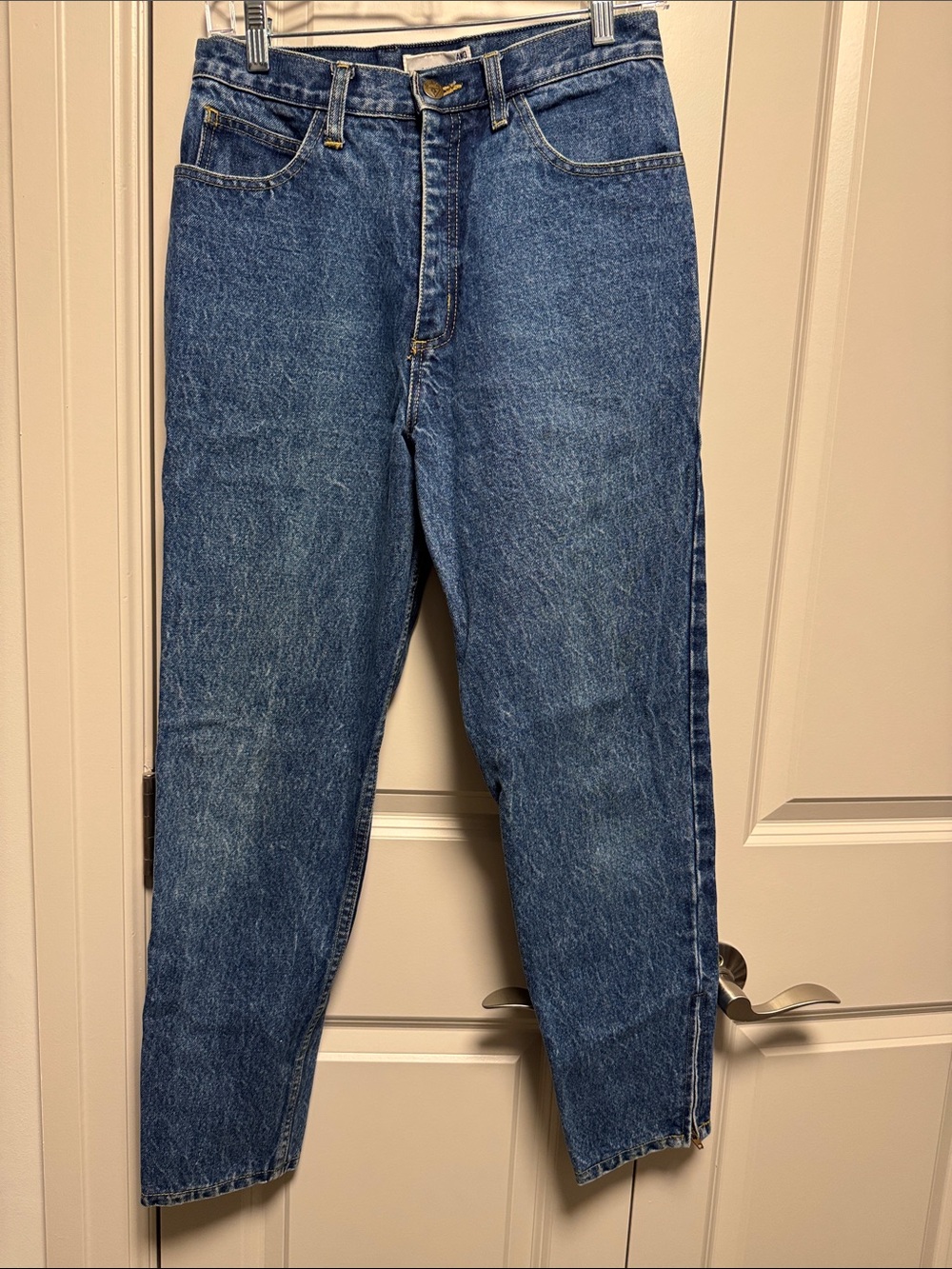 Guess Jeans with ankle zips